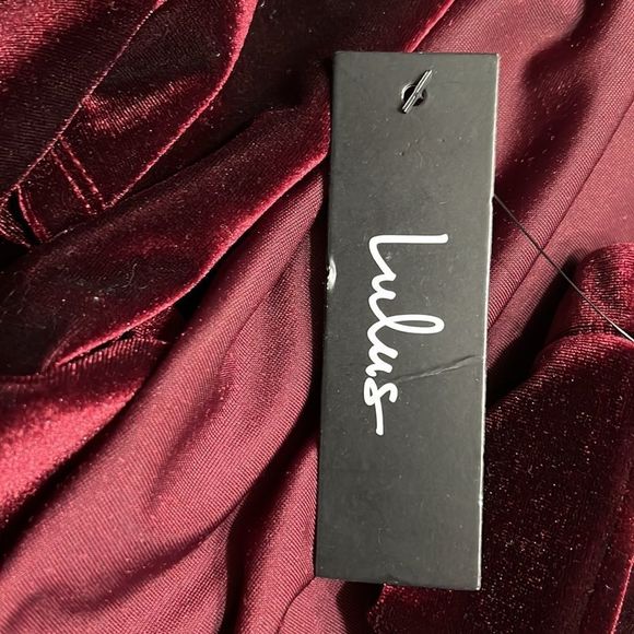 Lulu’s Red Burgundy Velvet Side Ruched Mini Skirt Sz S NWT - Picture 6 of 7